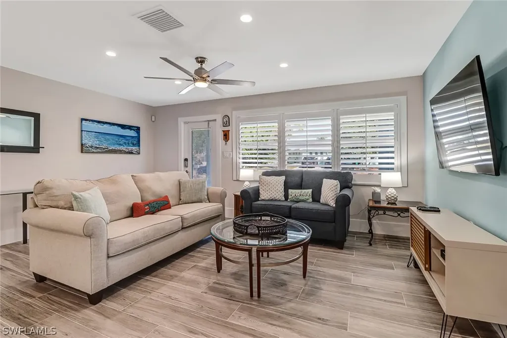 3470 Lakeview Drive Naples FL 34112