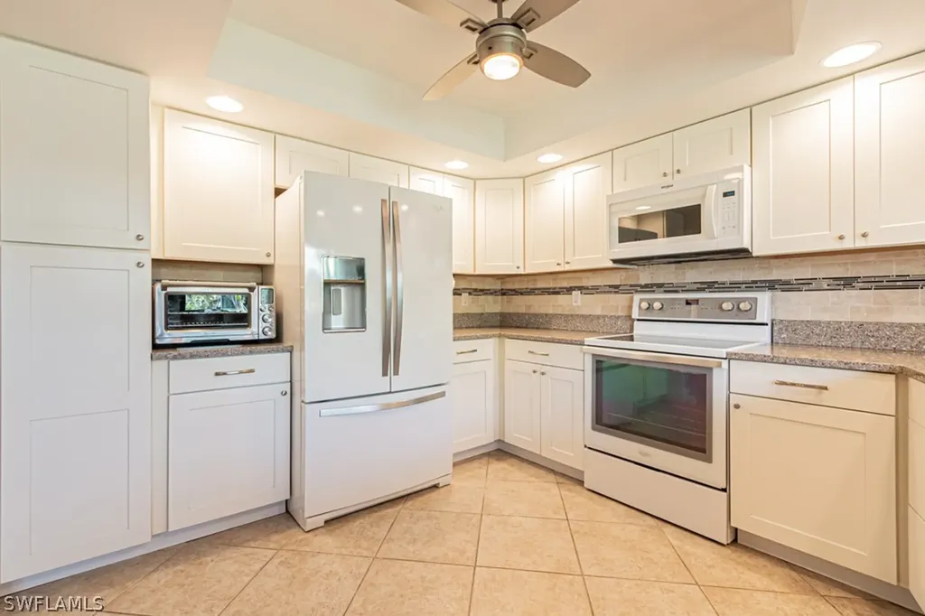 187 Round Key Circle Naples FL 34112
