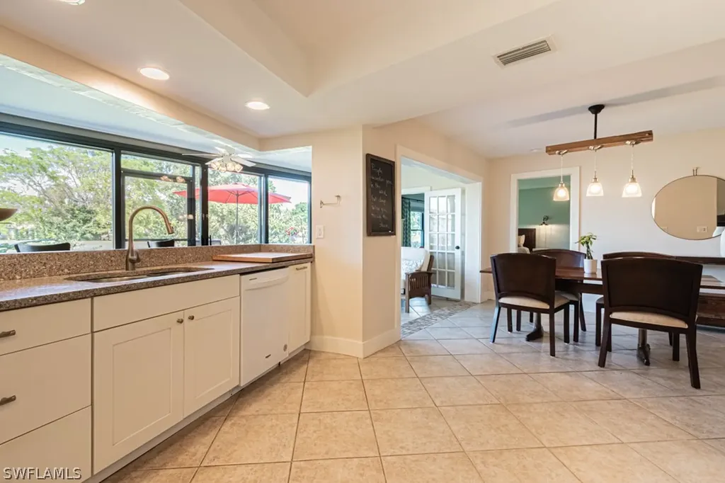 187 Round Key Circle Naples FL 34112