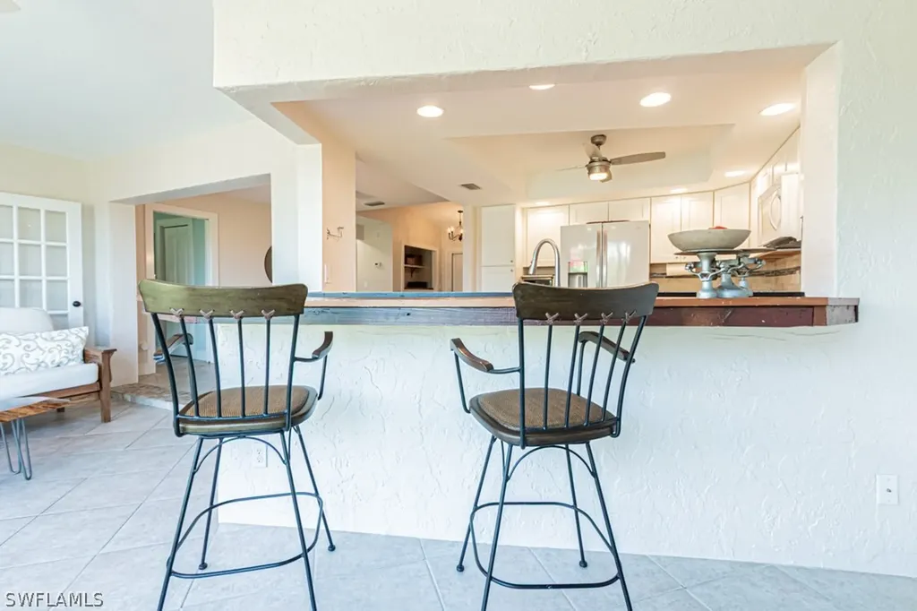 187 Round Key Circle Naples FL 34112