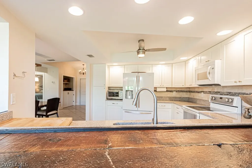187 Round Key Circle Naples FL 34112