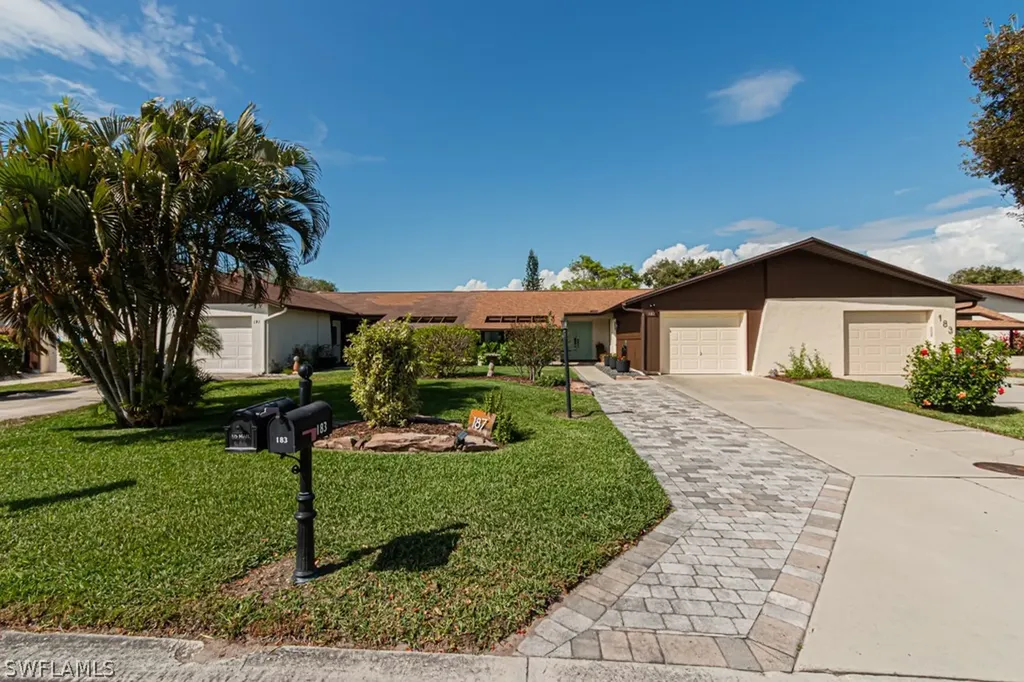 187 Round Key Circle Naples FL 34112