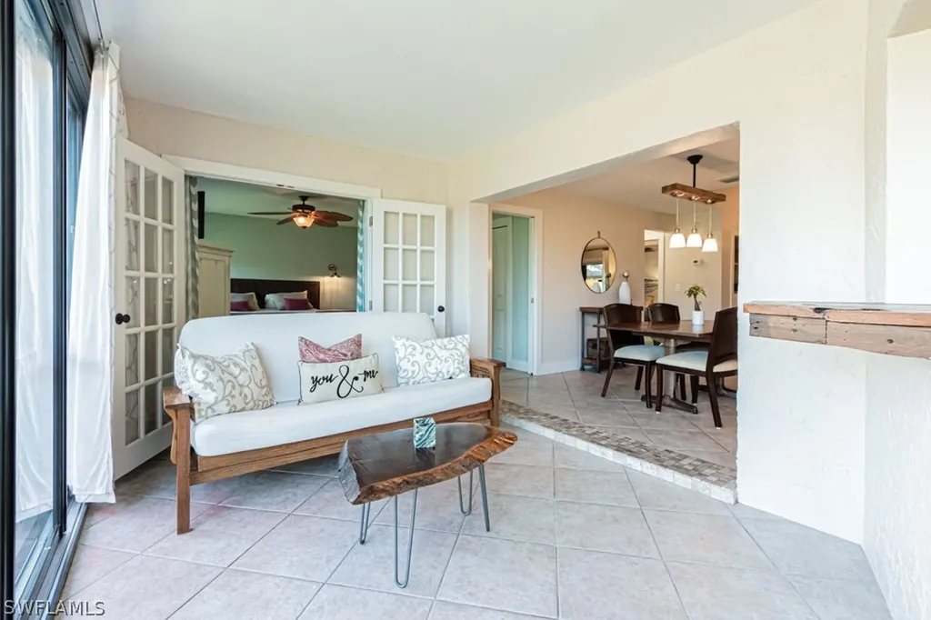 187 Round Key Circle Naples FL 34112