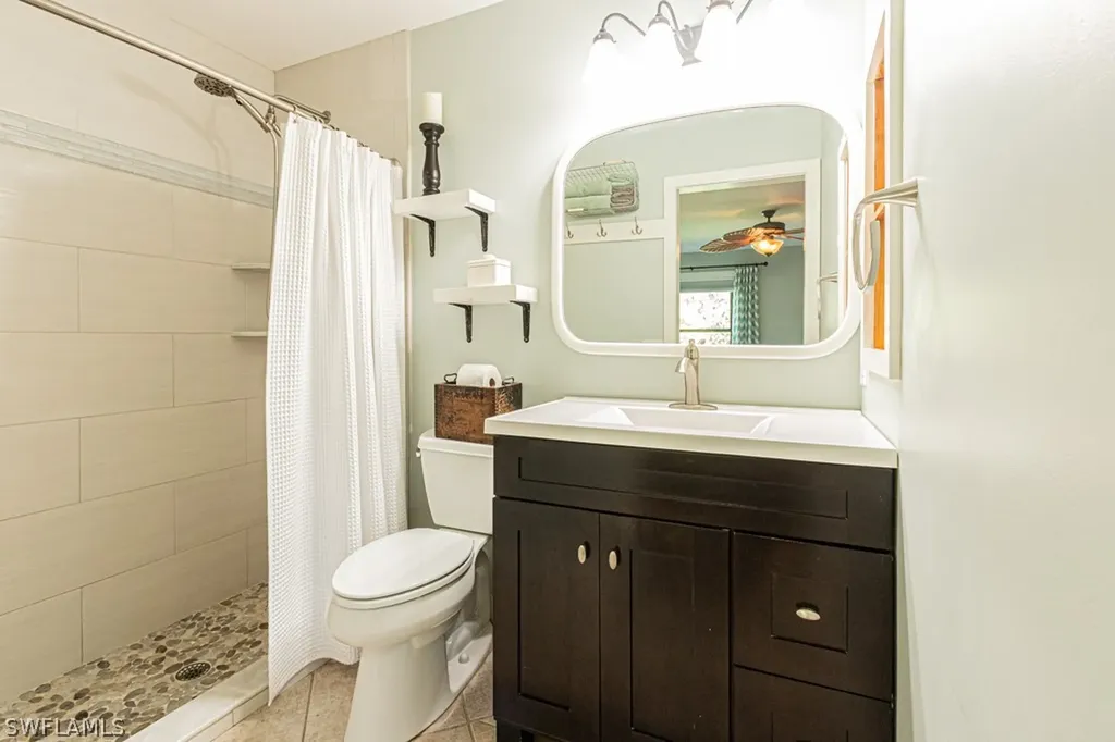 187 Round Key Circle Naples FL 34112