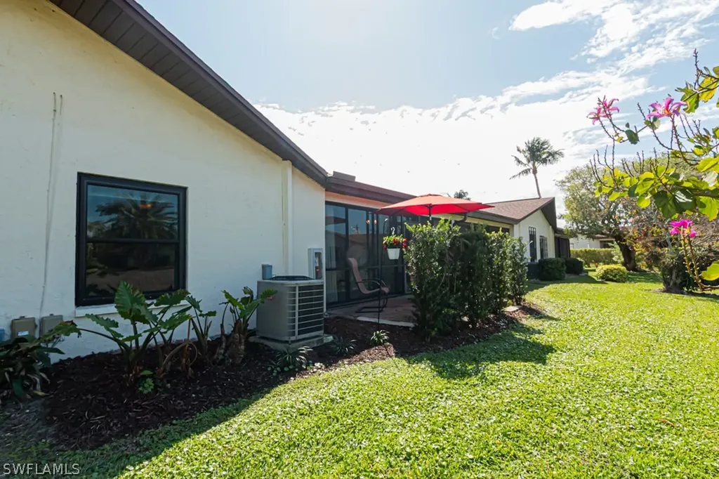 187 Round Key Circle Naples FL 34112