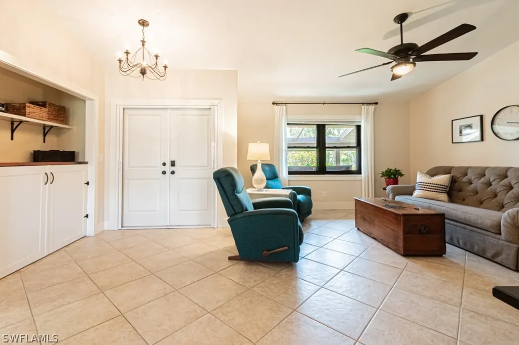 187 Round Key Circle Naples FL 34112