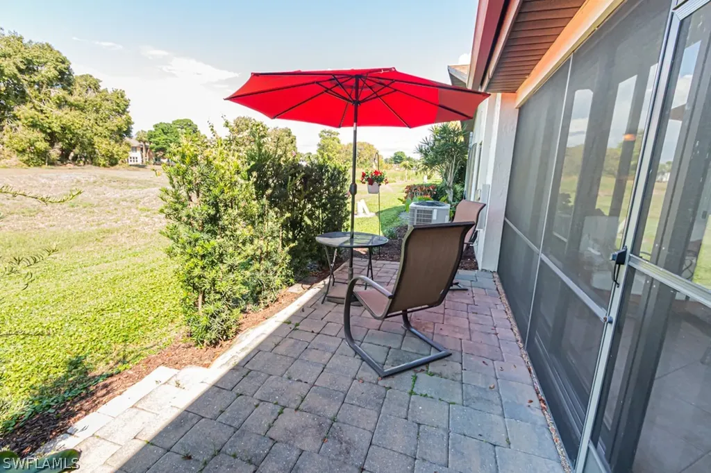 187 Round Key Circle Naples FL 34112