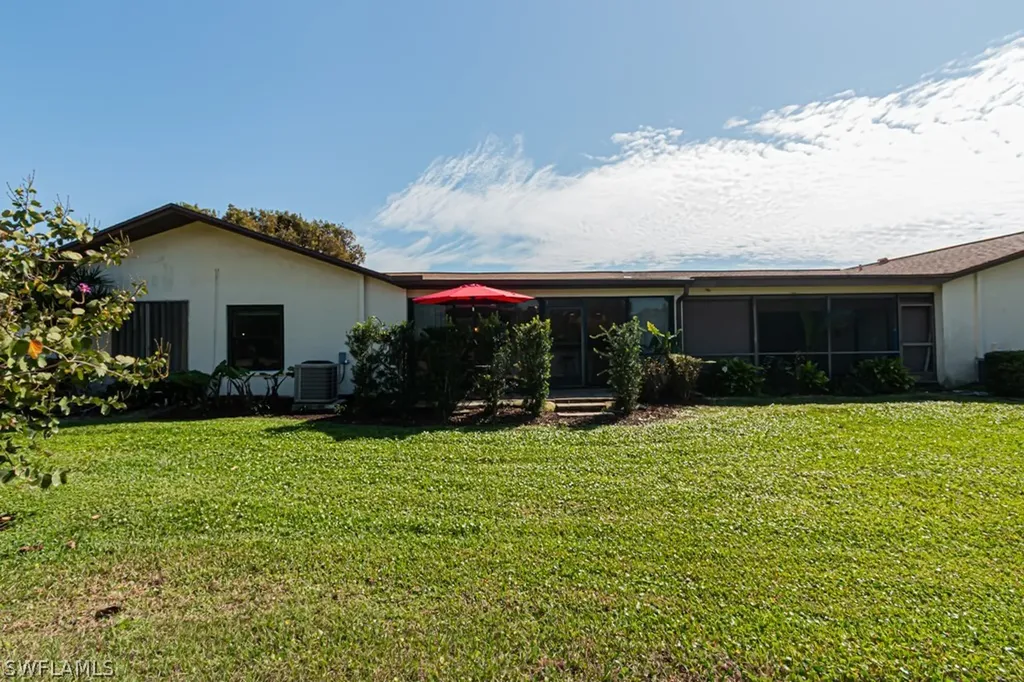 187 Round Key Circle Naples FL 34112