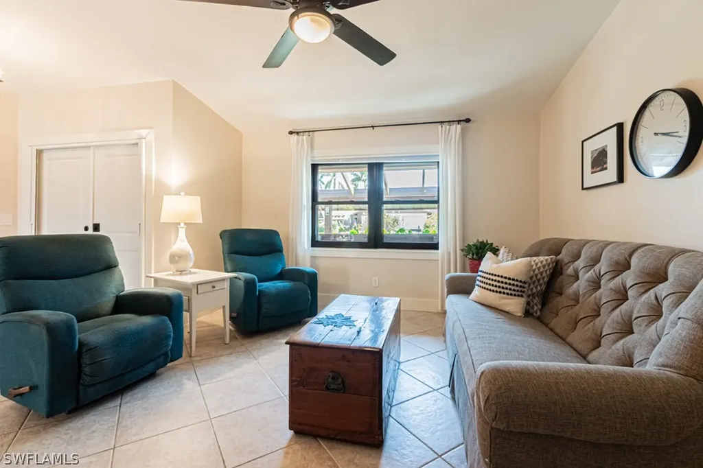 187 Round Key Circle Naples FL 34112