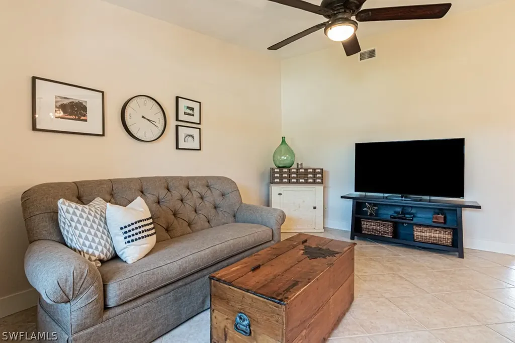187 Round Key Circle Naples FL 34112