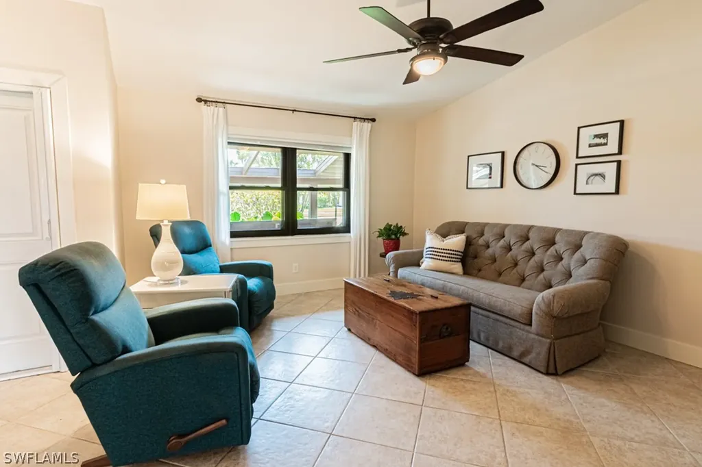 187 Round Key Circle Naples FL 34112