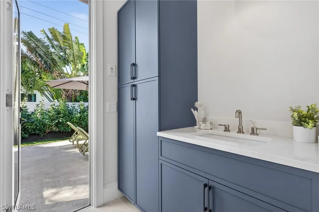 766 95th Avenue N Naples FL 34108