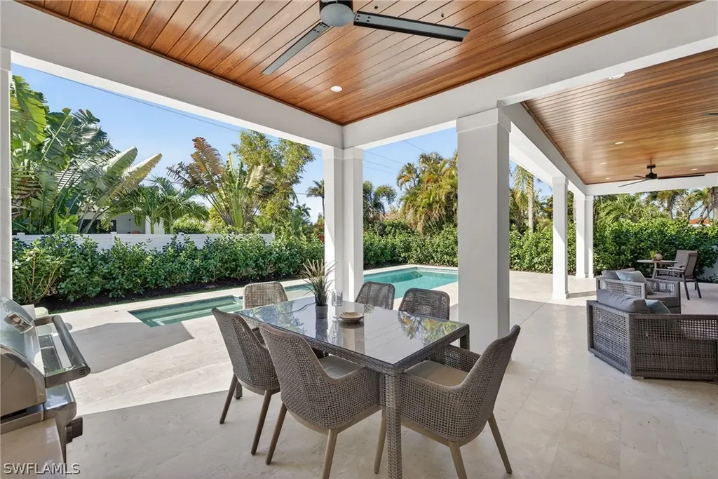 766 95th Avenue N Naples FL 34108