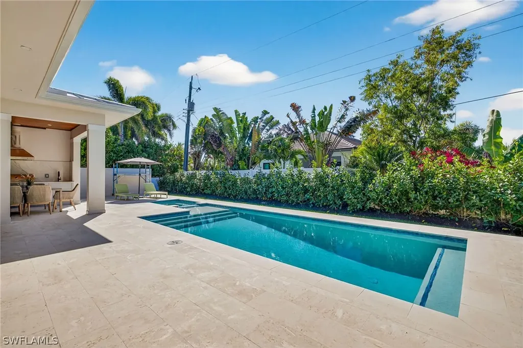 766 95th Avenue N Naples FL 34108