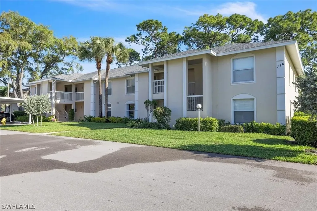 716 Landover Circle Naples FL 34104