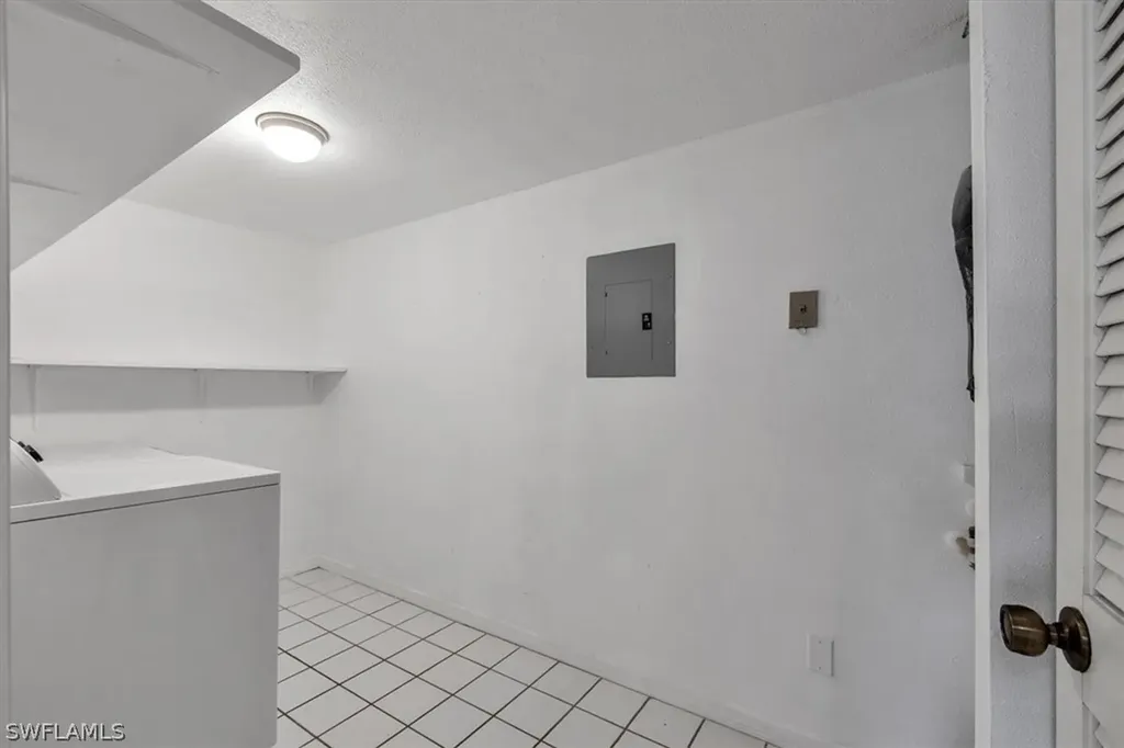 716 Landover Circle Naples FL 34104