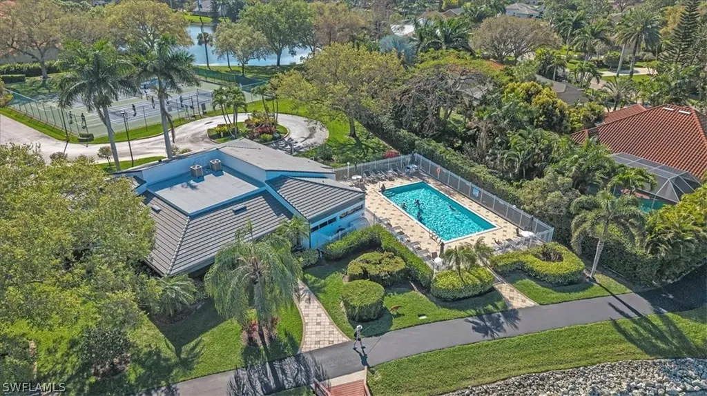 716 Landover Circle Naples FL 34104