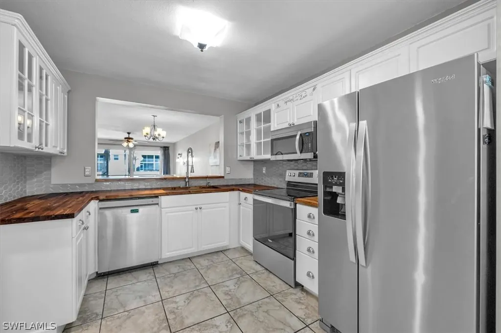 716 Landover Circle Naples FL 34104