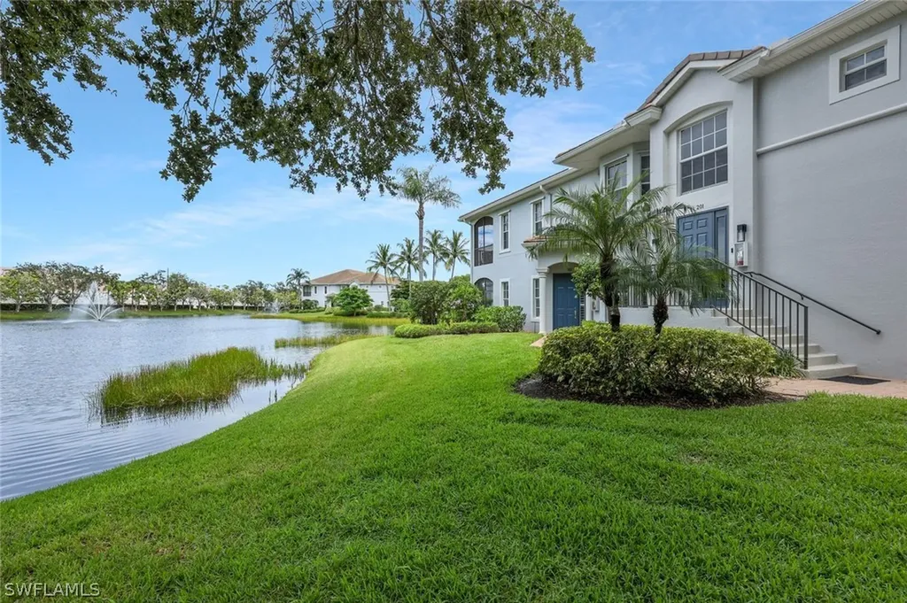 5012 Maxwell Circle Naples FL 34105