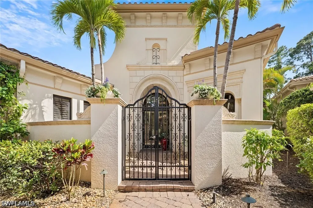 18071 Lagos Way Naples FL 34110