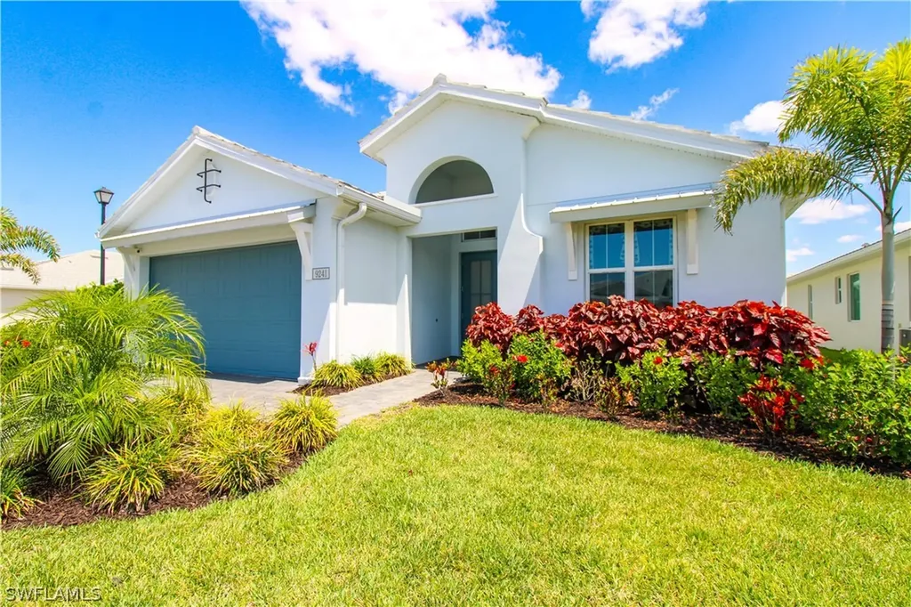 9241 Cayman Drive Naples FL 34114