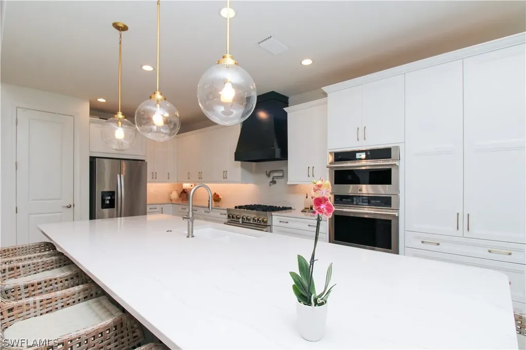 9241 Cayman Drive Naples FL 34114