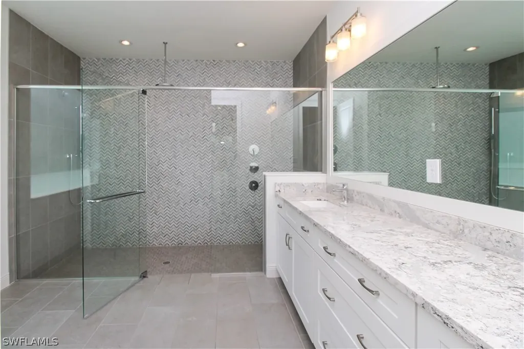 9241 Cayman Drive Naples FL 34114