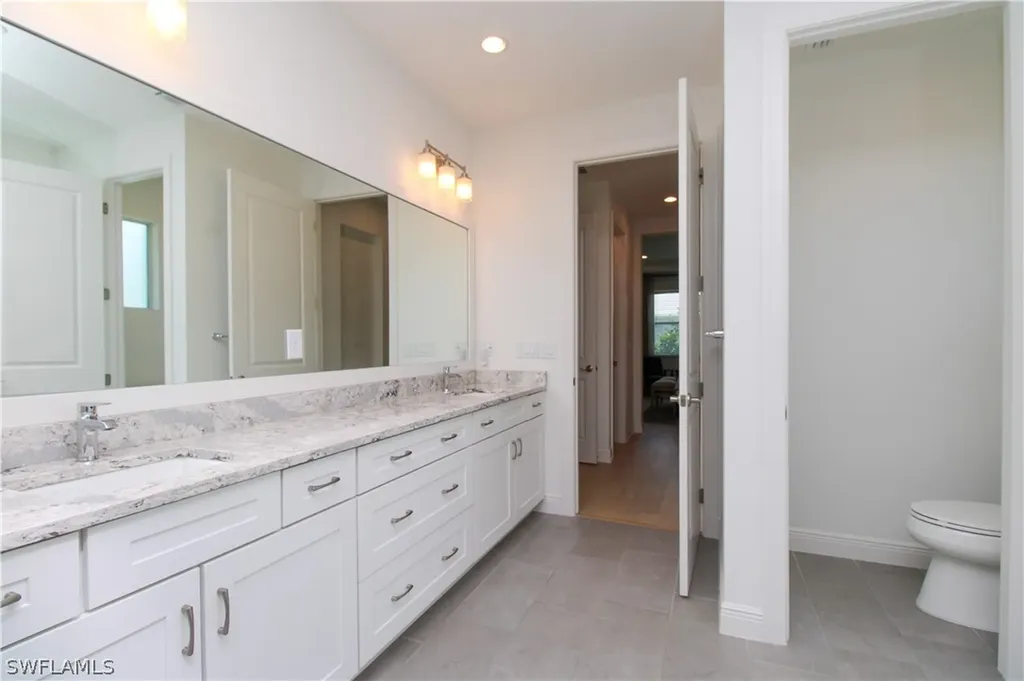 9241 Cayman Drive Naples FL 34114