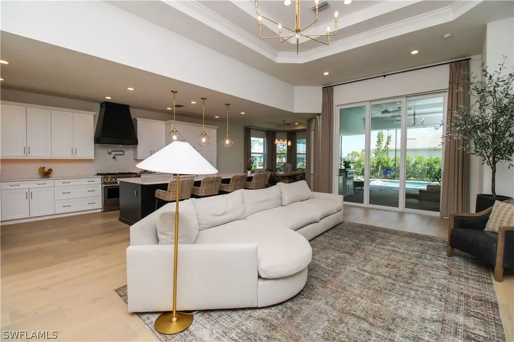 9241 Cayman Drive Naples FL 34114