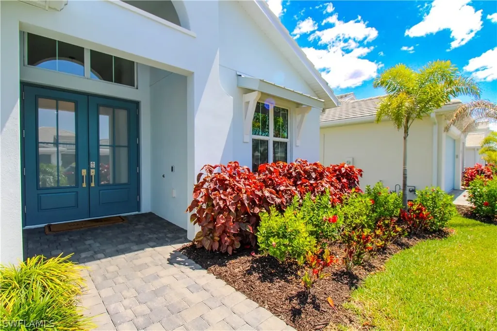 9241 Cayman Drive Naples FL 34114