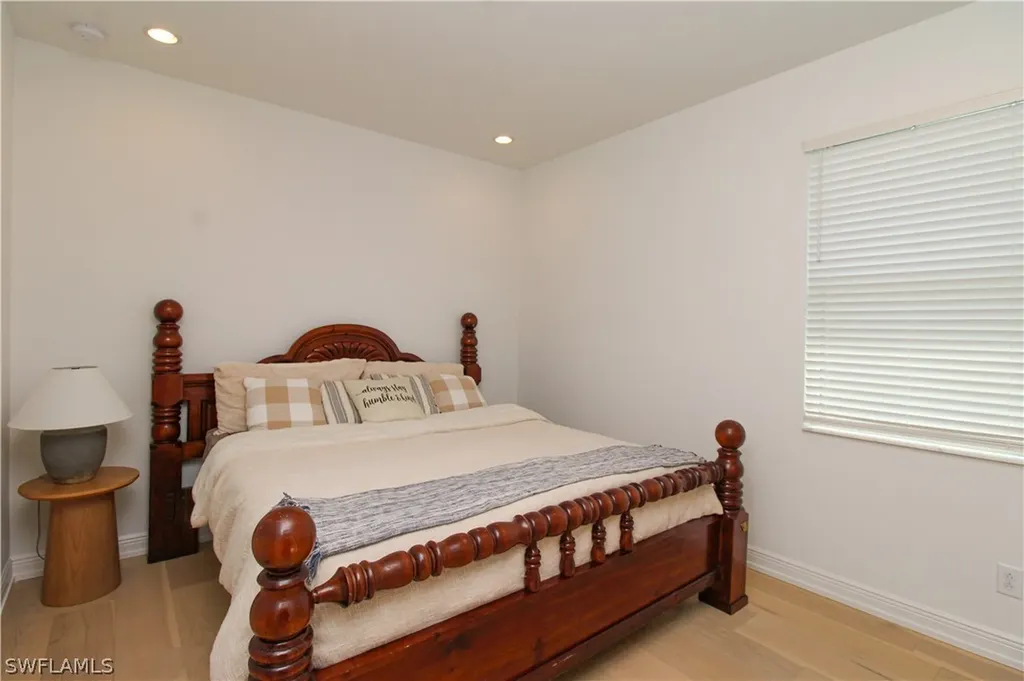 9241 Cayman Drive Naples FL 34114