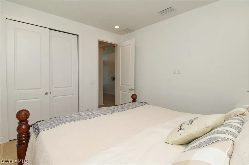 9241 Cayman Drive Naples FL 34114