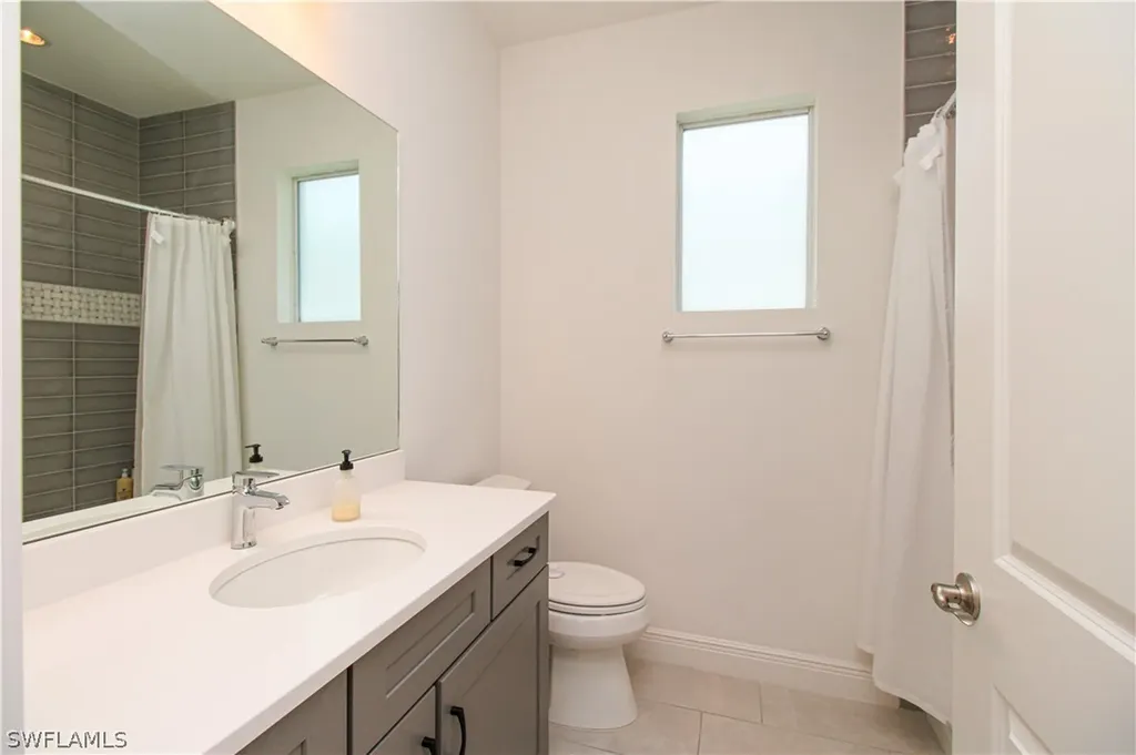 9241 Cayman Drive Naples FL 34114