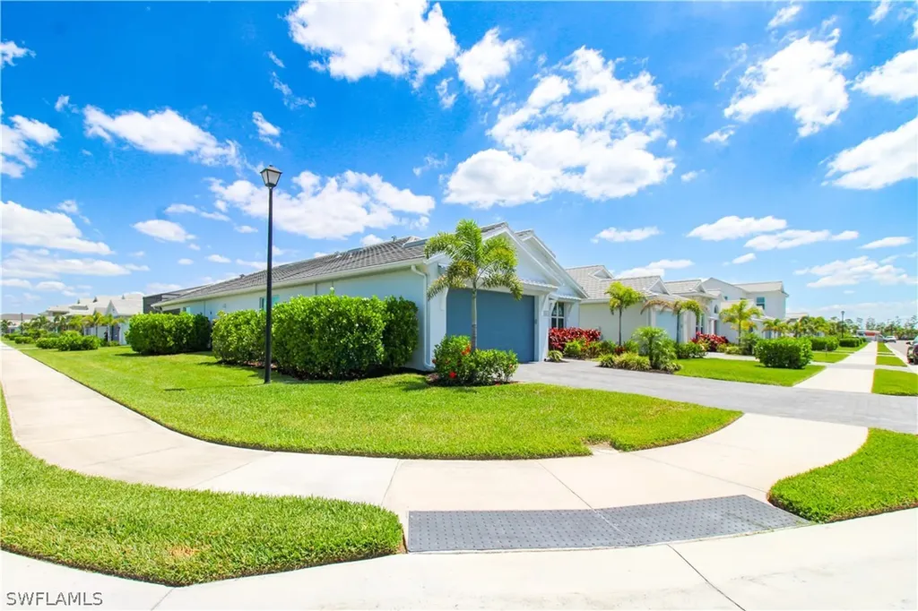 9241 Cayman Drive Naples FL 34114