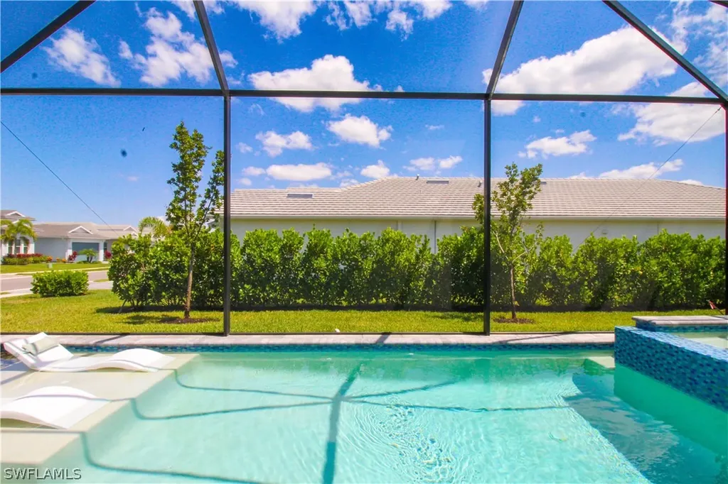 9241 Cayman Drive Naples FL 34114