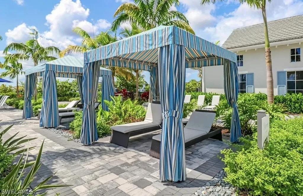 9241 Cayman Drive Naples FL 34114