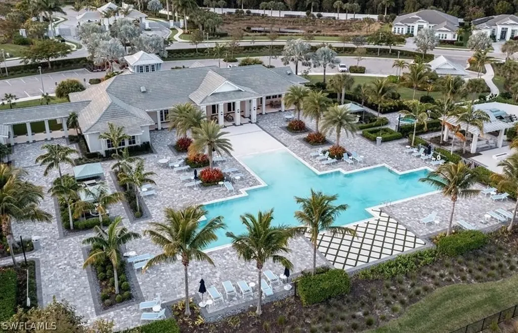 9241 Cayman Drive Naples FL 34114