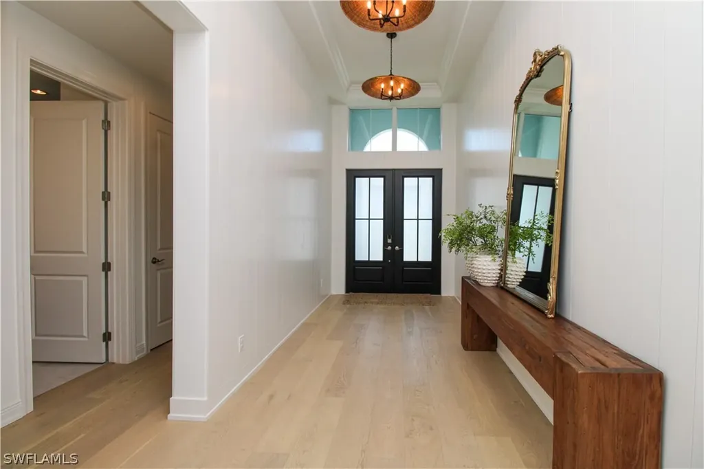 9241 Cayman Drive Naples FL 34114