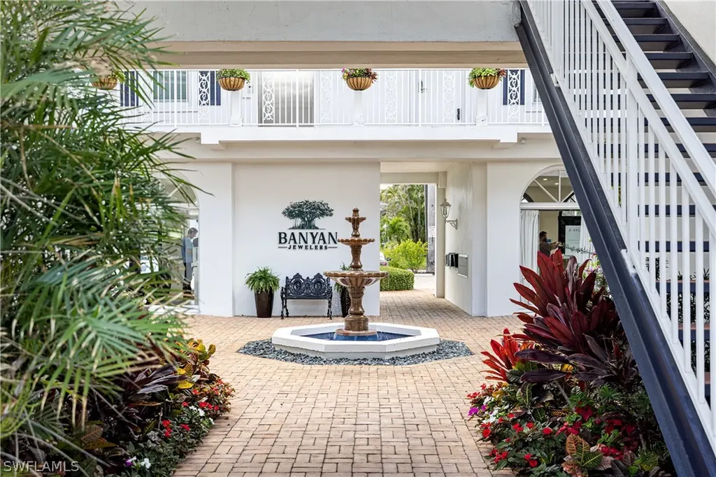 292 14th Avenue S Naples FL 34102