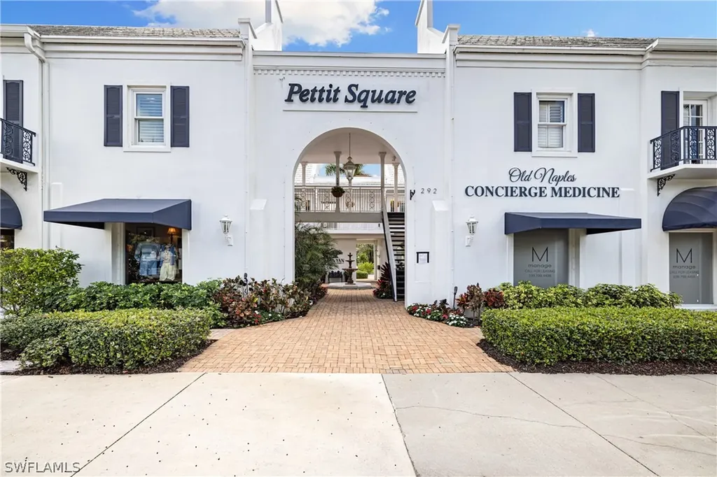 292 14th Avenue S Naples FL 34102