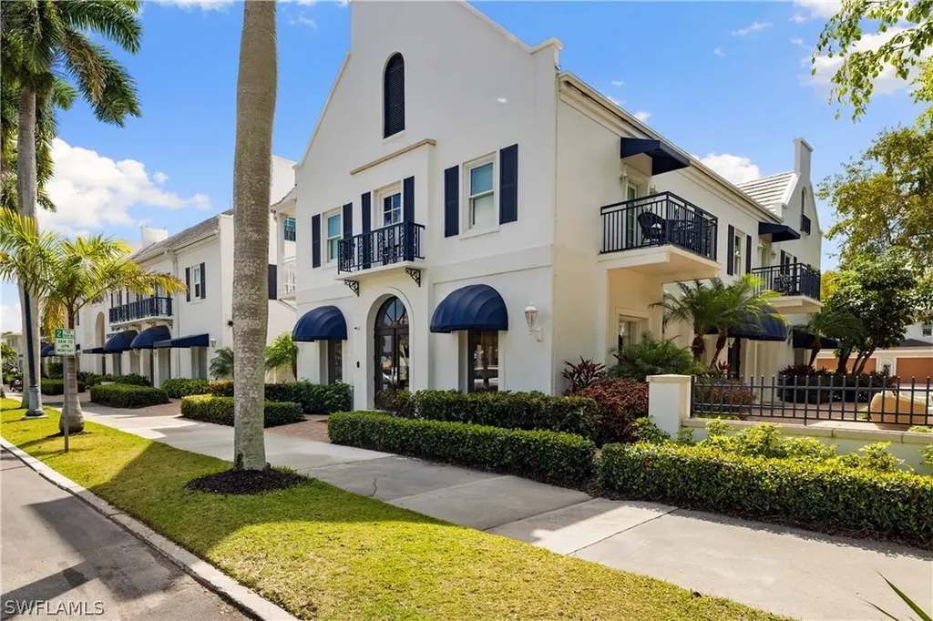 292 14th Avenue S Naples FL 34102