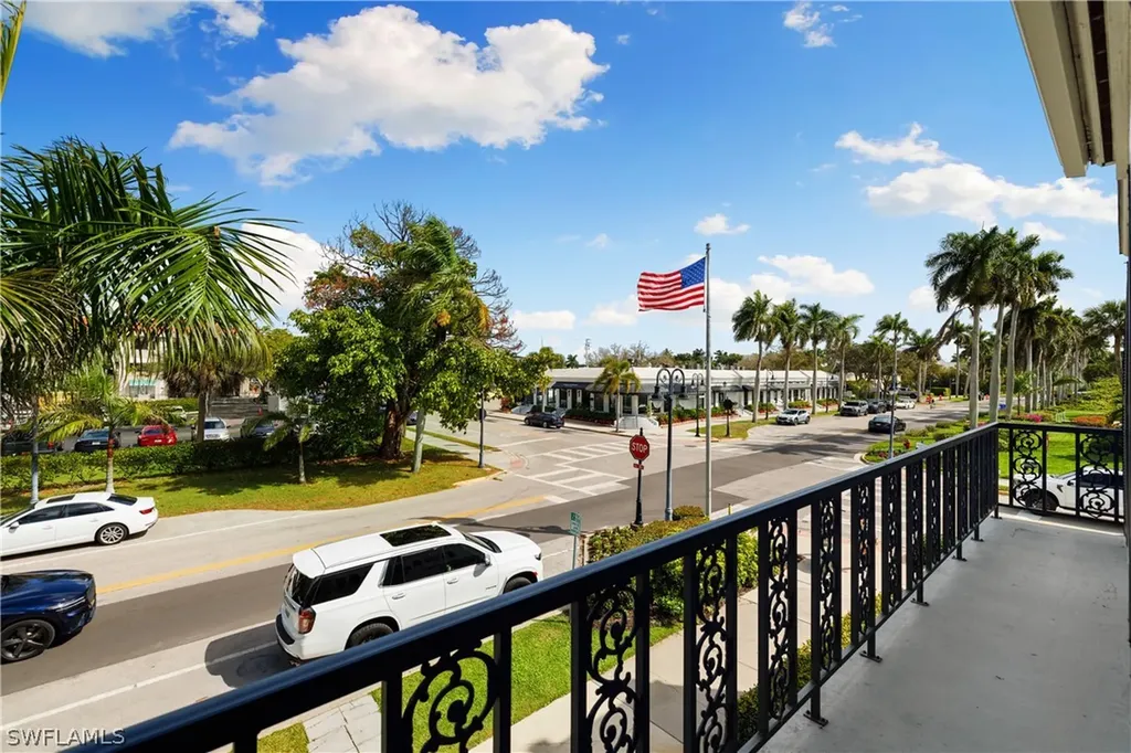 292 14th Avenue S Naples FL 34102