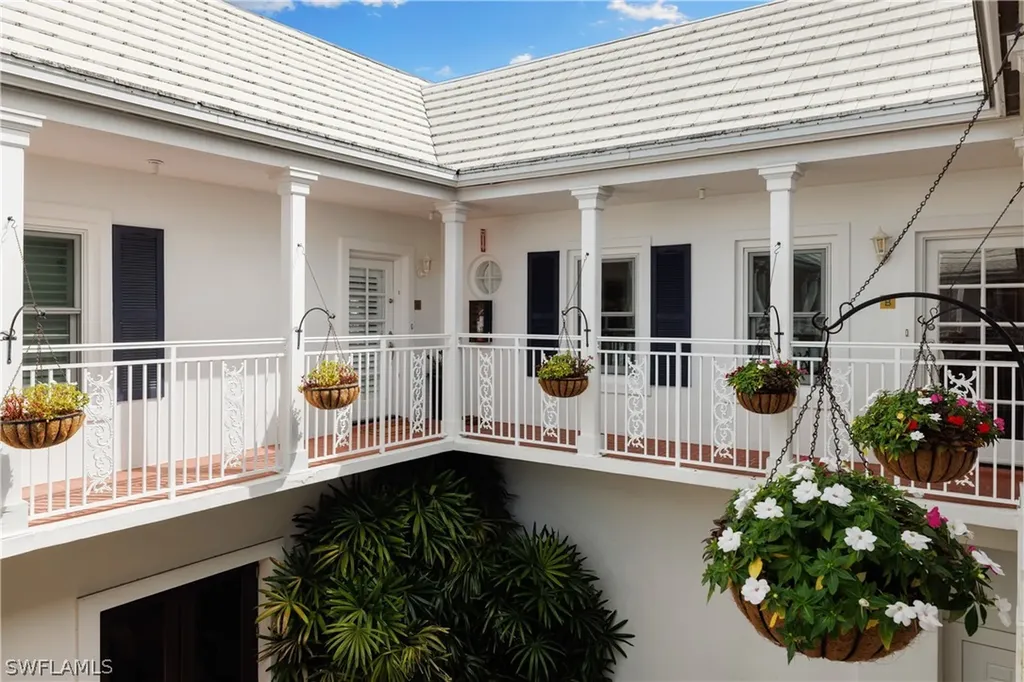 292 14th Avenue S Naples FL 34102