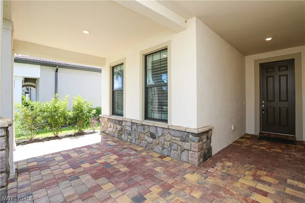 9716 Everglades Drive Naples FL 34120