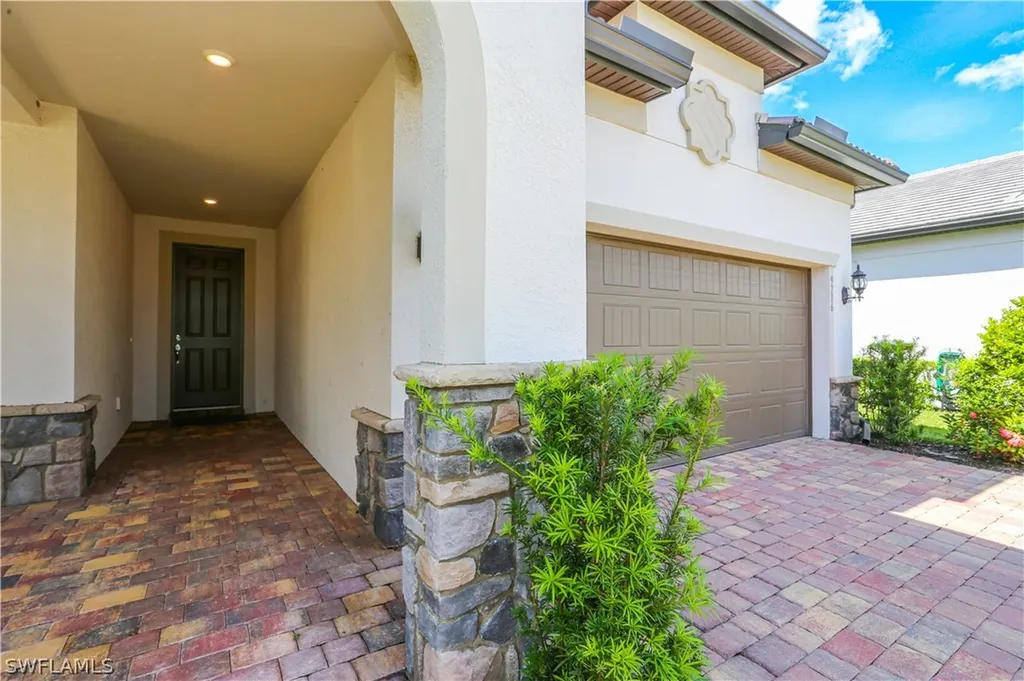 9716 Everglades Drive Naples FL 34120