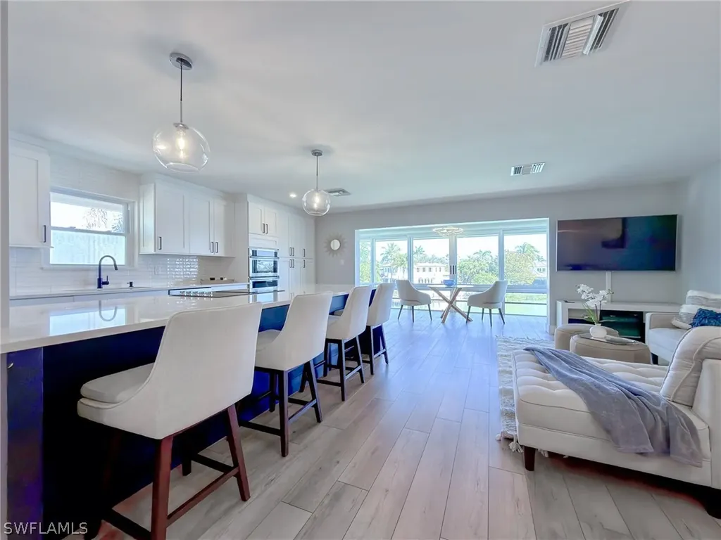 1910 Gulf Shore Boulevard N Naples FL 34102