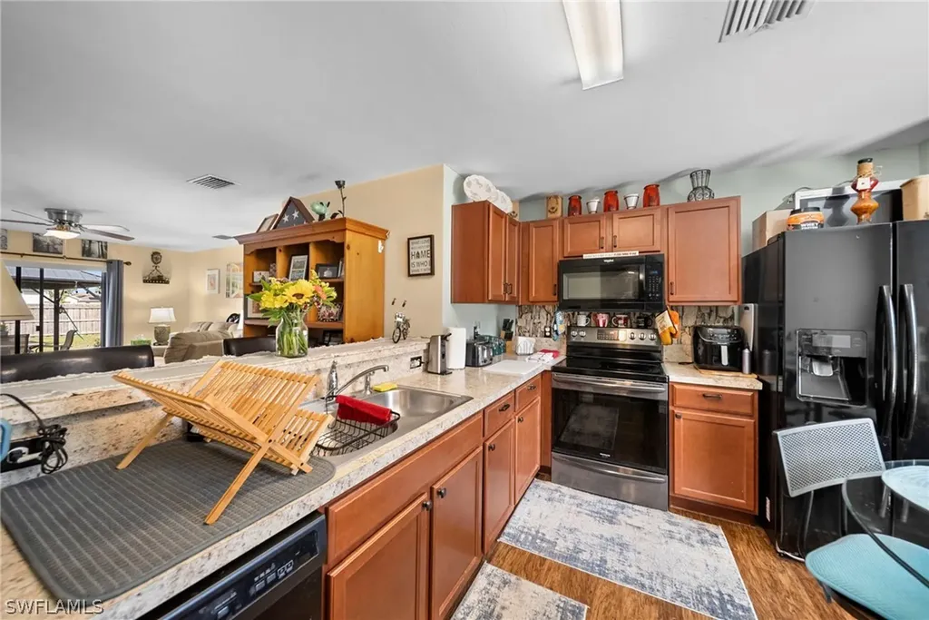 427 NW 3rd Street Cape Coral FL 33993