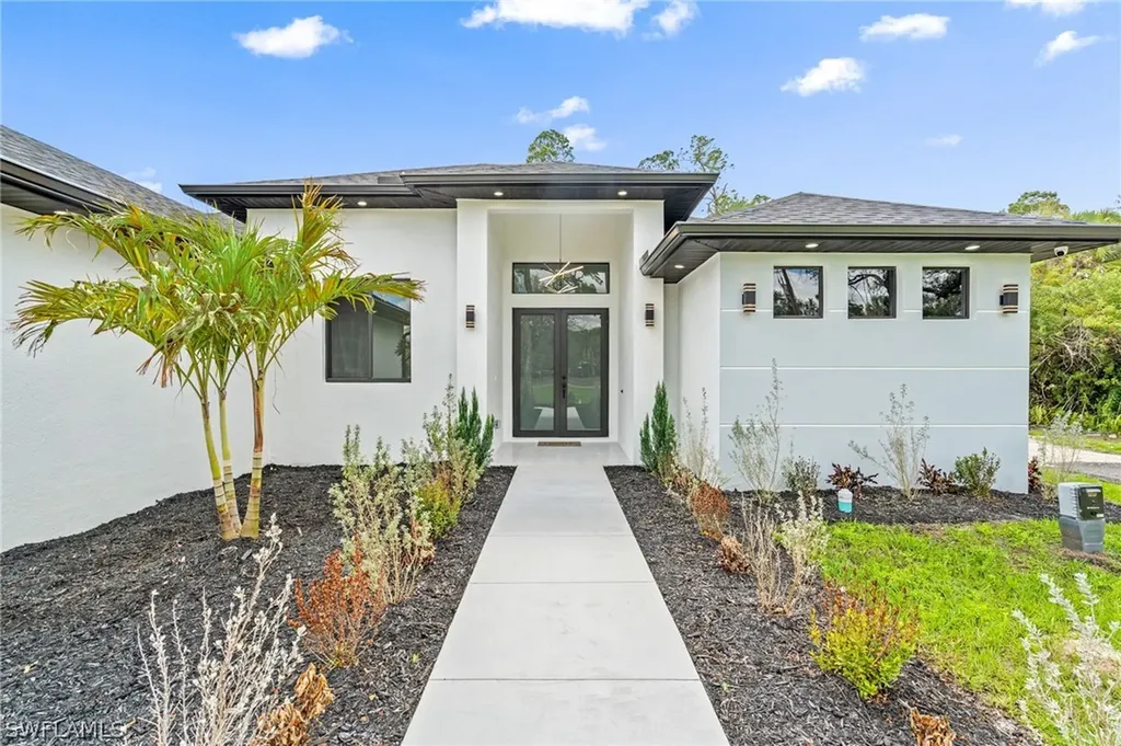 2604 20th Avenue NE Naples FL 34120