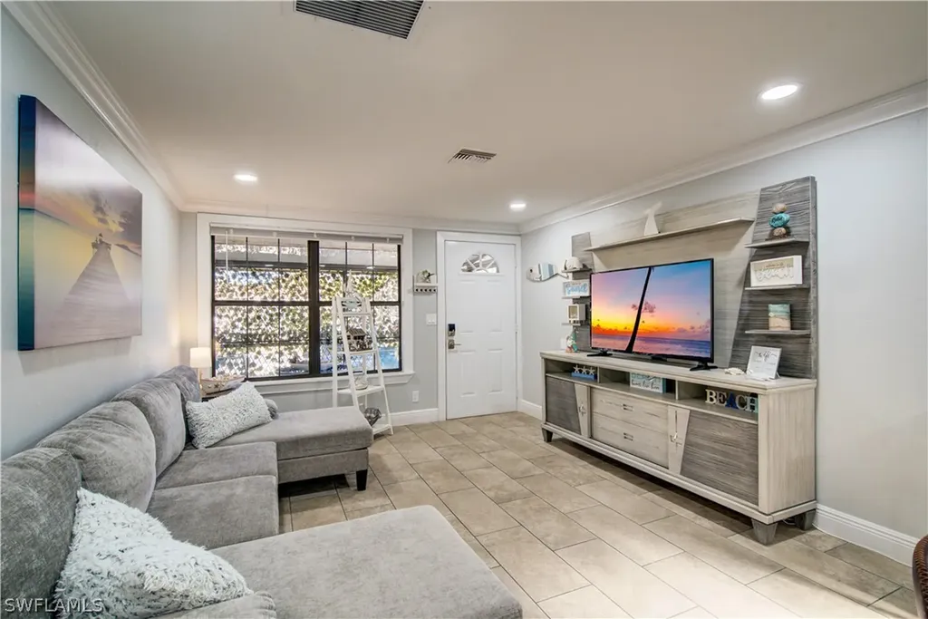 5322 Treetops Drive Naples FL 34113