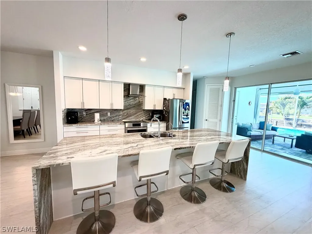 2918 SE 10th Place Cape Coral FL 33904
